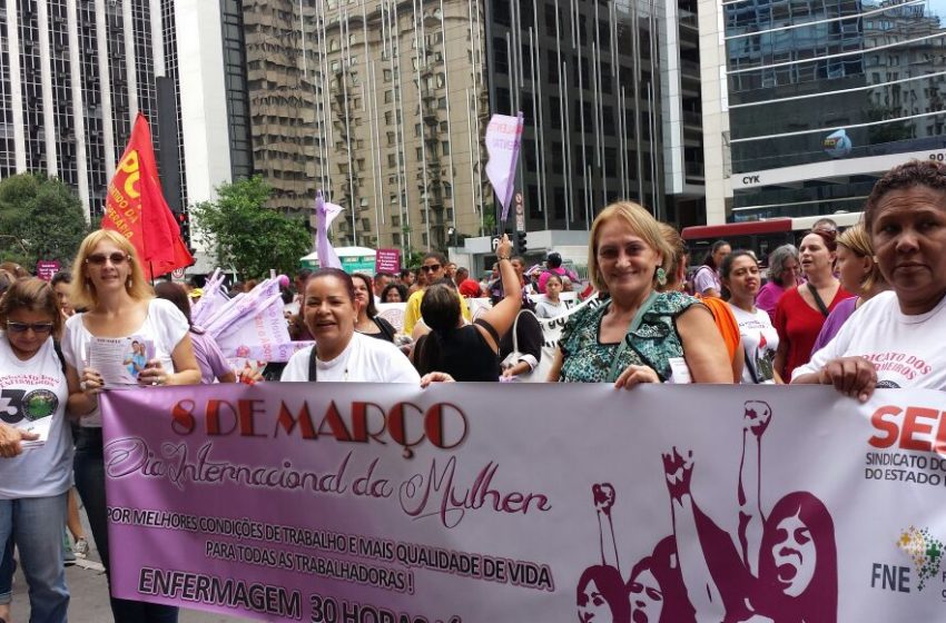  No Dia Internacional da Mulher, SEESP participa de marcha em São Paulo