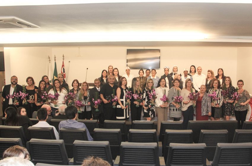  Enfermeiros da Baixada Santista são homenageados com o Prêmio Anna Nery