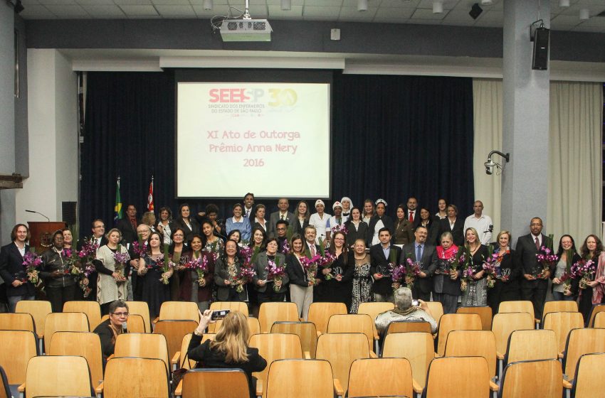  Enfermeiros de São Paulo são homenageados com o Prêmio Anna Nery 2016