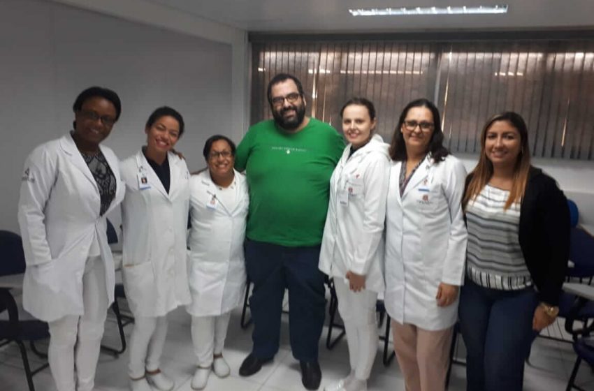 Hospital Emilio Ribas de Guarujá recebe visita do SEESP