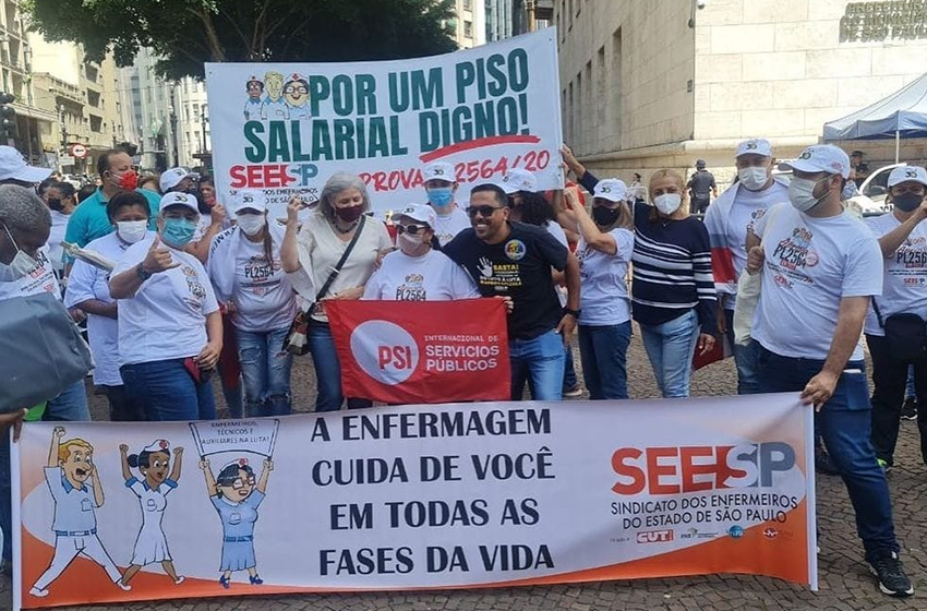  Aprovação do Piso Salarial é a maior vitória da Enfermagem Brasileira