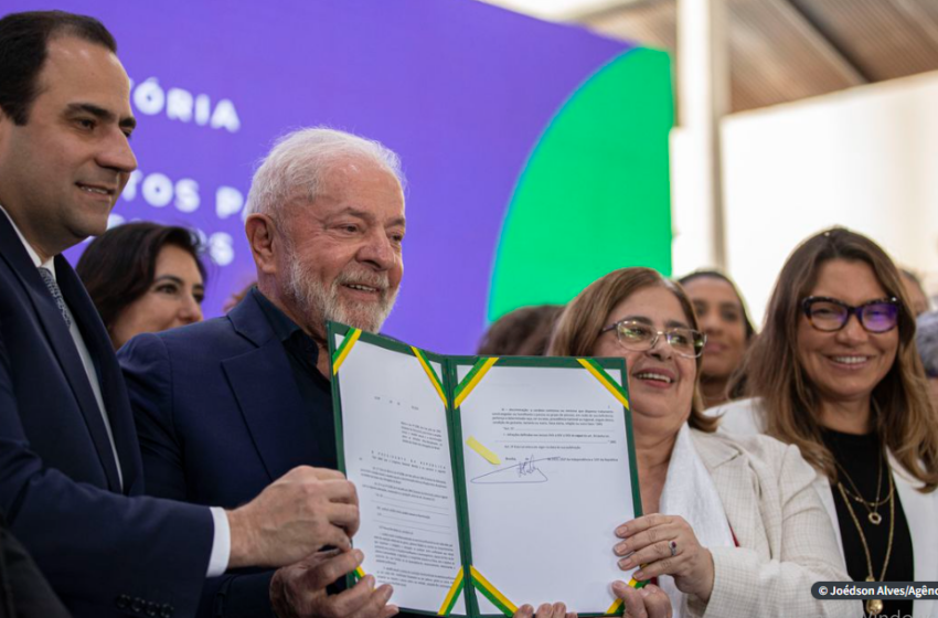  Lula sanciona lei que assegura igualdade salarial entre homens e mulheres